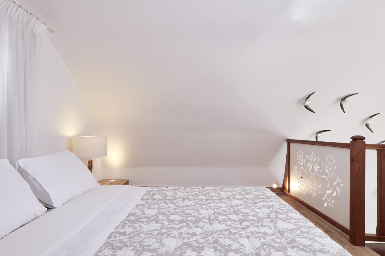 Orabel Suites Santorini (Adults Only) Playa de Perivolos Exterior foto